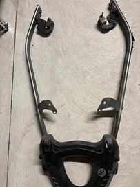 Attacco bauletto Givi Monolock Honda Hornet 02-07