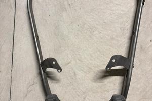 Attacco bauletto Givi Monolock Honda Hornet 02-07