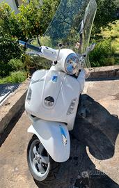 Vespa gts 250