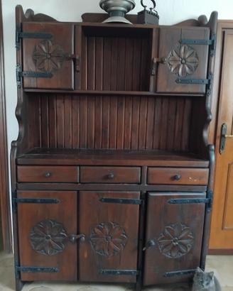 Credenza in stile Val Varaita