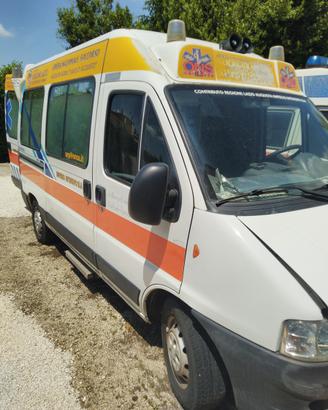 Ambulanza trasporto malati