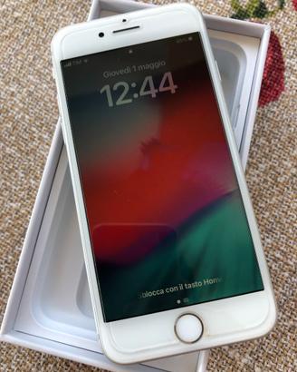 iPhone 8 + cover nuova