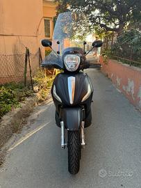 Beverly 300