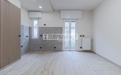 Rogoredo: monolocale ristrutturato con balcone e a