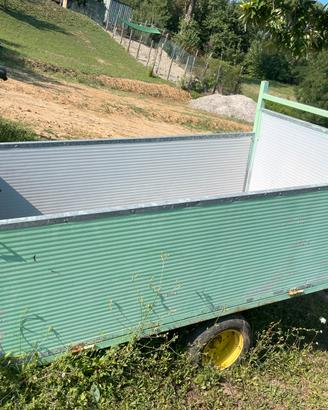 Rimorchio leggero per giardinaggio