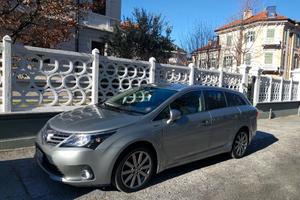 Avensis 2,2 150cv anno 2015