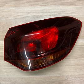 Faro Posteriore DX Opel Astra J SW