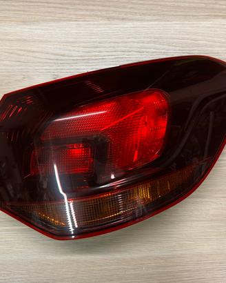 Faro Posteriore DX Opel Astra J SW
