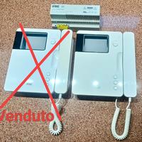 Videocitofono con base Urmet con alimentatore 