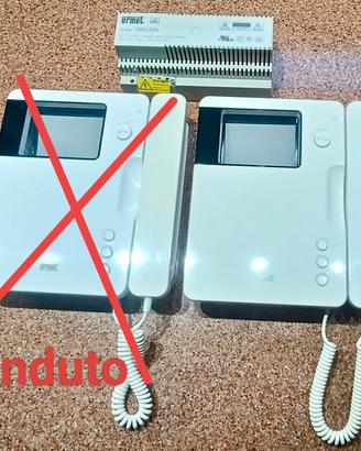 Videocitofono con base Urmet con alimentatore 
