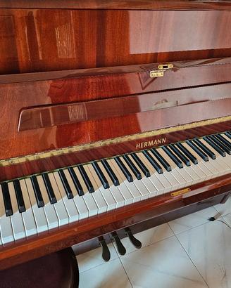 pianoforte verticale Hermann in legno con sgabello