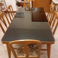 Tavolo antico con vetro in opalina nero