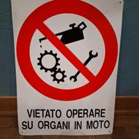 Cartello organi in moto 