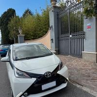 AYGO 1.0 XPLAY AUTOMATICA