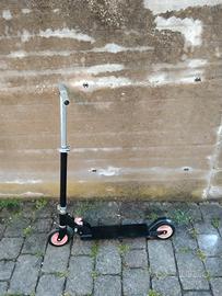 monopattino nero bambino