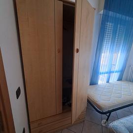 mobili cameretta in legno chiaro