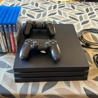 Ps4pro con due controller e 8 giochi