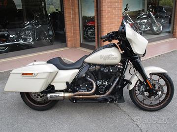 Harley-Davidson Touring FLHXST 117 Street Glide - 