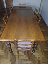 Tavolo più seggiole 
