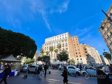 MULTILOCALE A NAPOLI