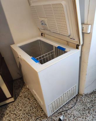 Congelatore a pozzetto Whirlpool funzionante