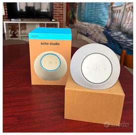 Amazon Echo studio Bianco