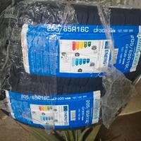 Coppia di pneumatici nuovi imballati 205/65/r16