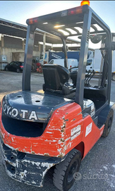 Muletto Toyota 25 quintali disel