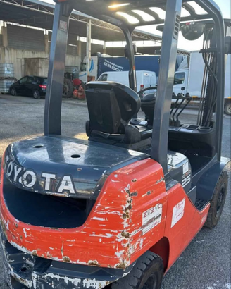 Muletto Toyota 25 quintali disel