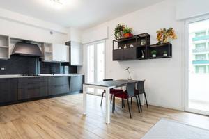 Appartamento di 118 m² con 4 locali e box auto a V