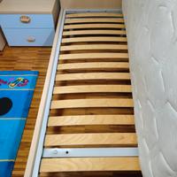 Letto in legno di faggio e comodino MORETTI