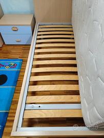 Letto in legno di faggio e comodino MORETTI