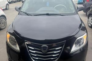 Lancia ypsilon 2013