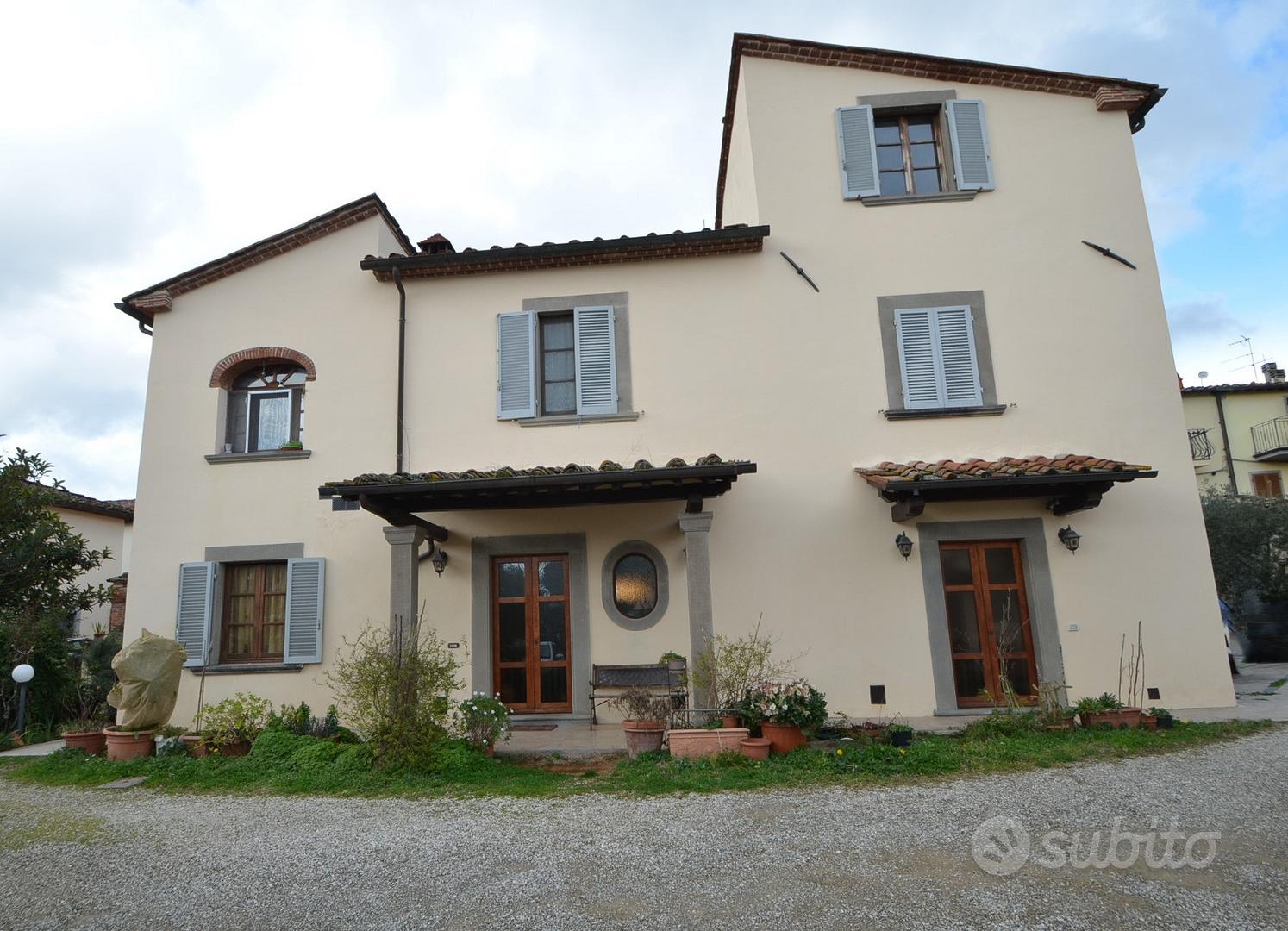 PRIVATO vende porzione di colonica
