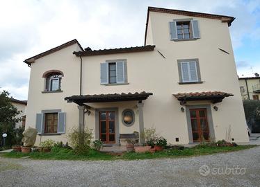 PRIVATO vende porzione di colonica