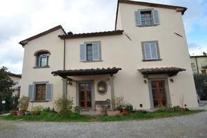 PRIVATO vende porzione di colonica