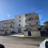 2 LOCALI A BRINDISI