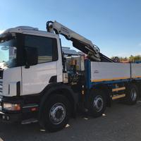 Scania 4 assi con gru e cassone fisso