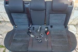 Sedili posteriori Golf 6 con bracciolo e passasci