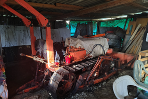 Trattore a cingoli 605 fiat collina