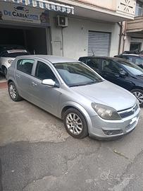 Opel Astra 1.3 CDTI 5 porte € 2.500 TRATTABILI .