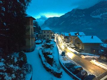 Saint Vincent luminoso bilocale con box