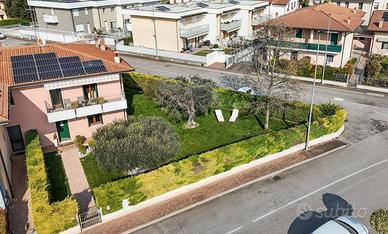 Villetta a schiera di 253 m² con più di 5 locali e