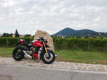 Ducati Streetfighter V4 - 2021 Dark Stealth