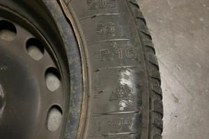 Cerchi e gomme invernali 205/55 R 16