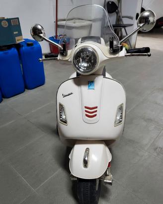 Moto Elettrica Bambini Vespa Scooter a batteria