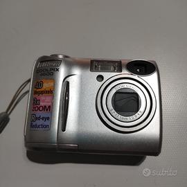 macchina fotografica Nikon Coolpix 4600
