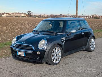 MINI Cooper del 2006 a GPL