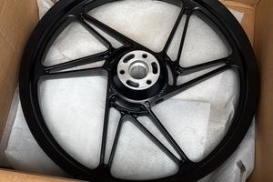 Cerchio anteriore moto guzzi v7 stone 2021-2024