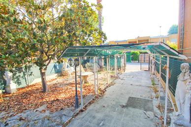 VILLA A SCHIERA A CAMPOMARINO